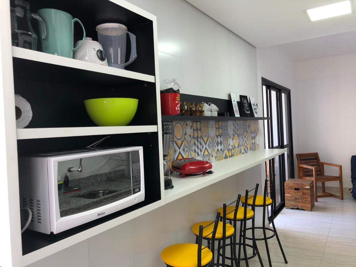 Apto Aconchegante: Beachfront Comfort with BBQ & Daily Cleaning Guaruja Exterior photo
