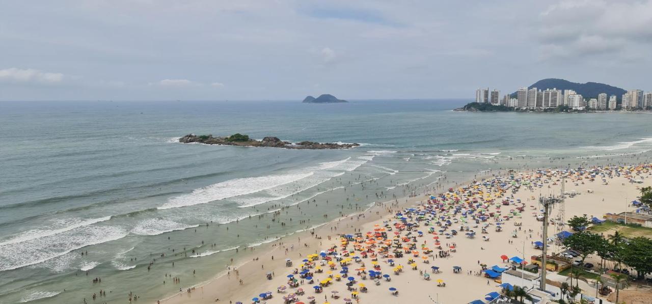 Apto Aconchegante: Beachfront Comfort with BBQ & Daily Cleaning Guaruja Exterior photo