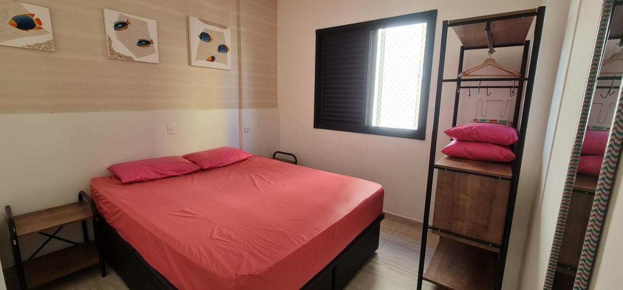 Apto Aconchegante: Beachfront Comfort with BBQ & Daily Cleaning Guaruja Exterior photo